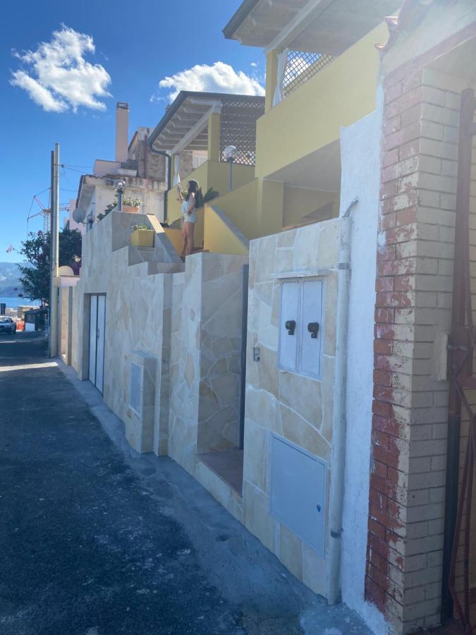 La Casa Gialla カーラゴノネ エクステリア 写真